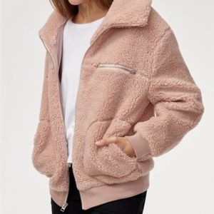 SOLD | WILFRED FREE  |  XS  |  ARITZIA  |  The Teddy Sherpa Jacket